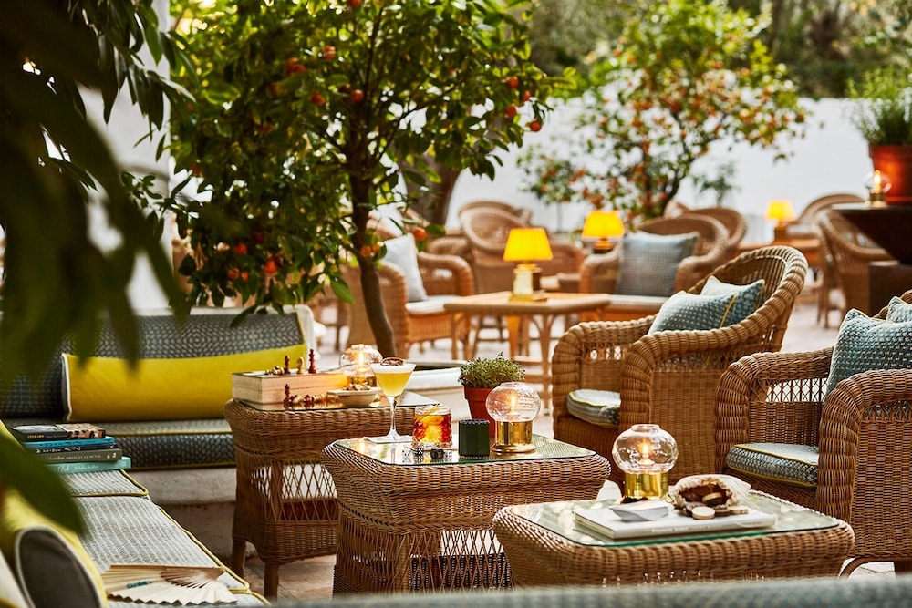 屋外ダイニングエリア