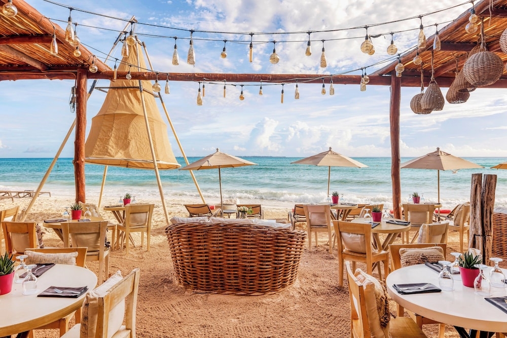 屋外ダイニングエリア