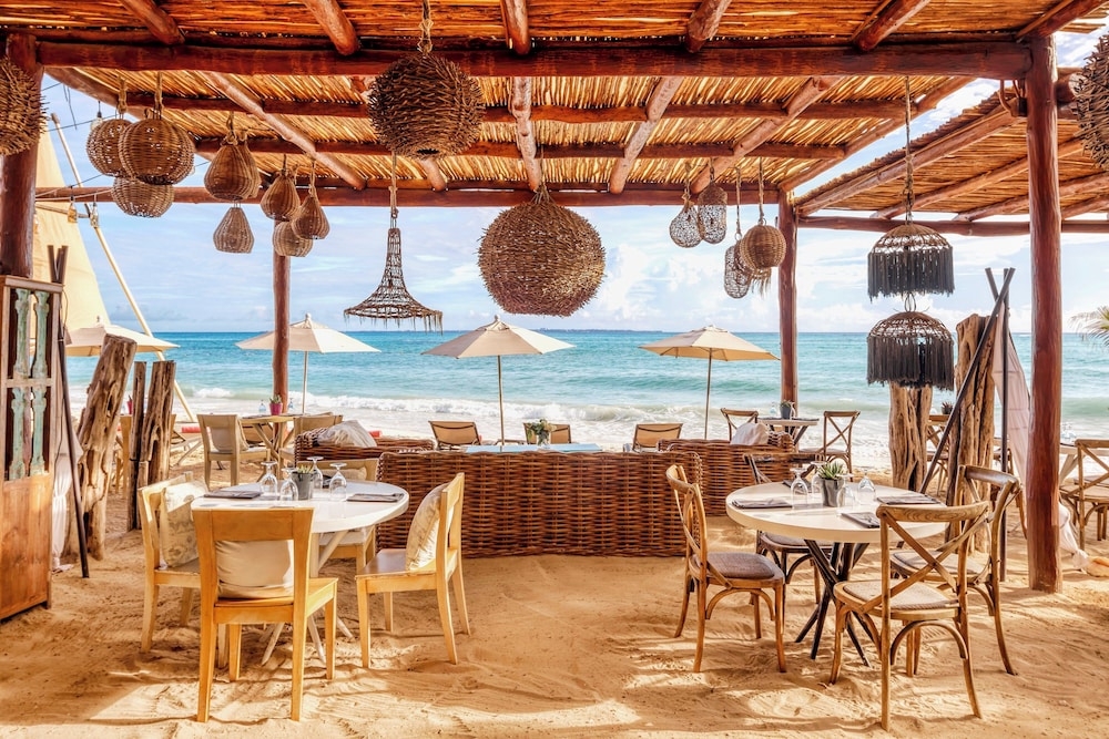 屋外ダイニングエリア