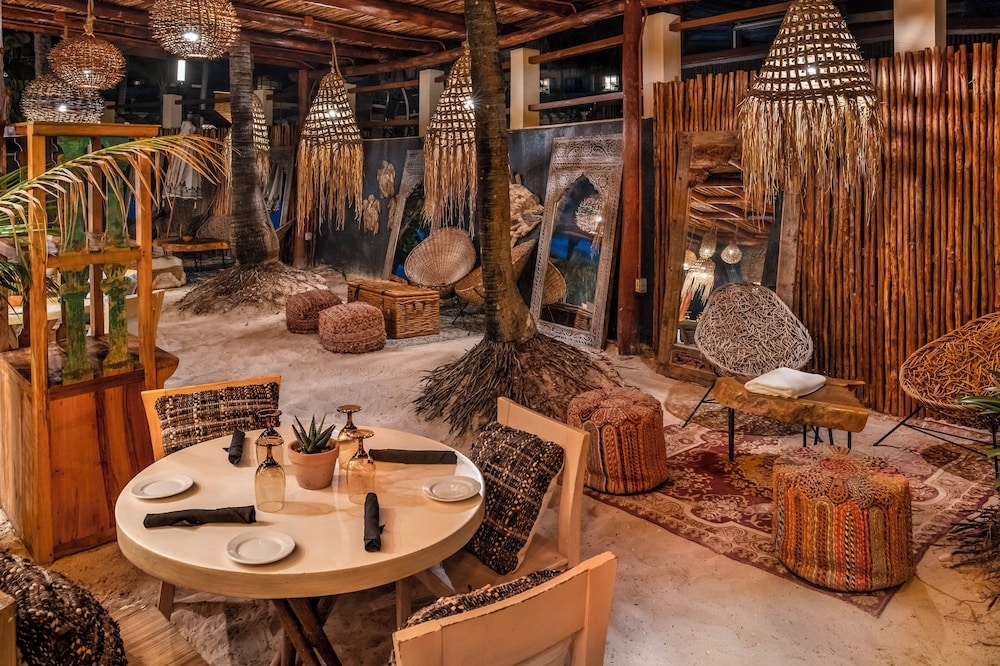 屋外ダイニングエリア