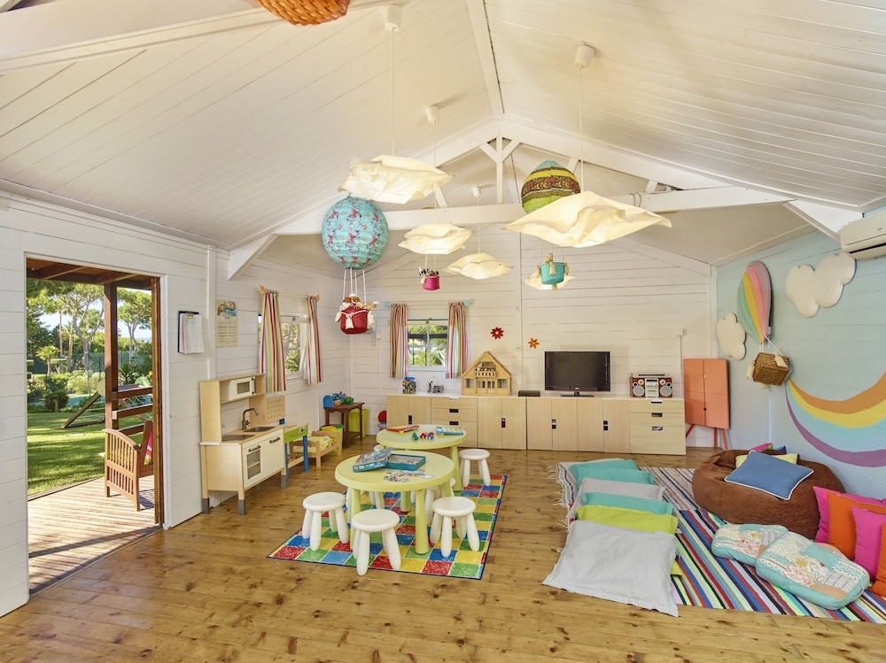 子供用の遊び場 - 屋内