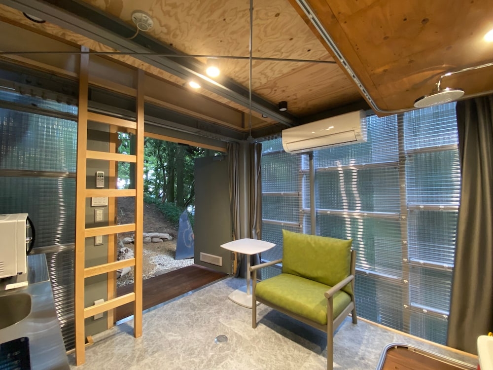 客室内のダイニングエリア