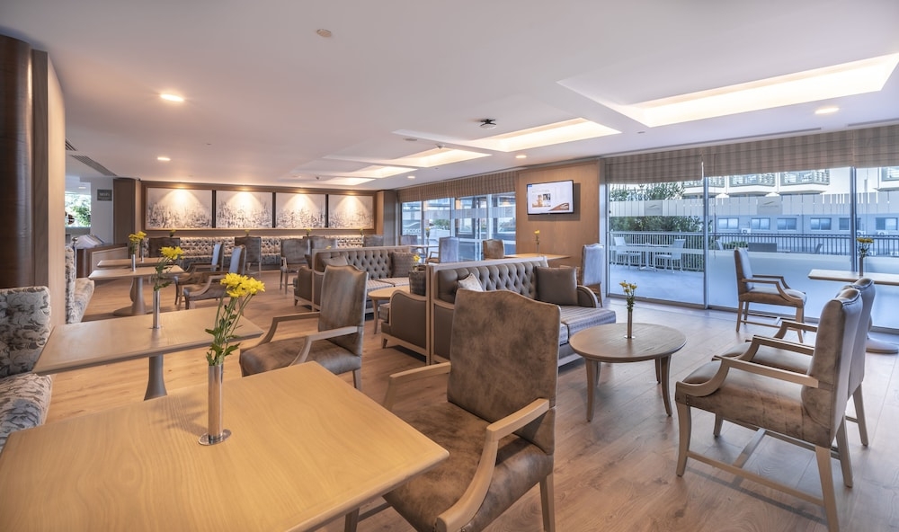 ロビーラウンジ