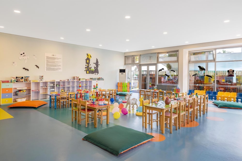 子供用の遊び場 - 屋内