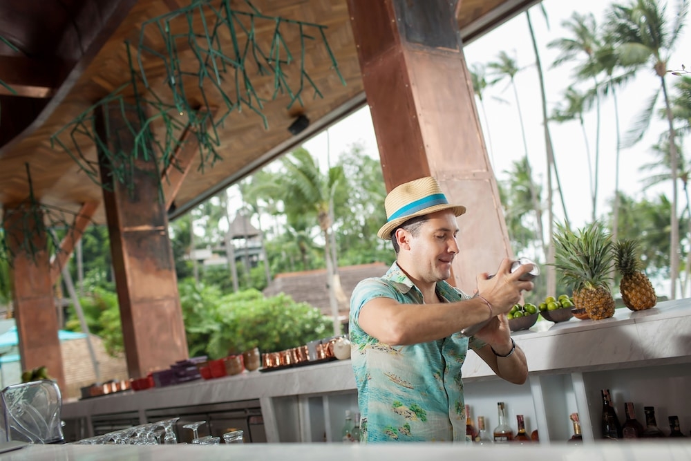 プールサイドバー