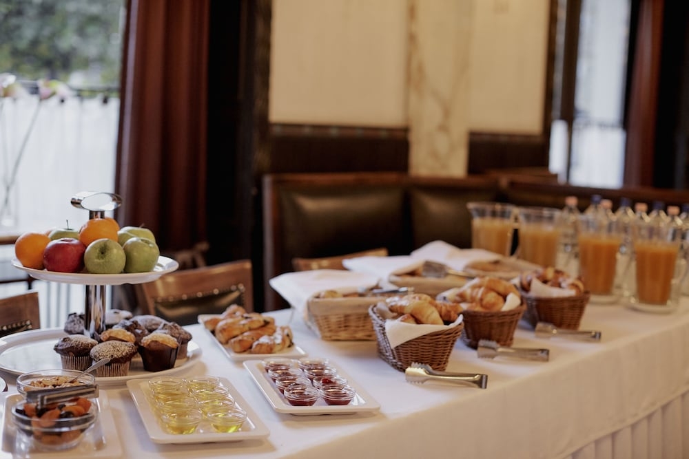 朝食ビュッフェ