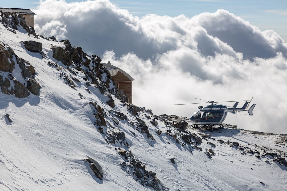 ヘリコプター / 飛行機ツアー