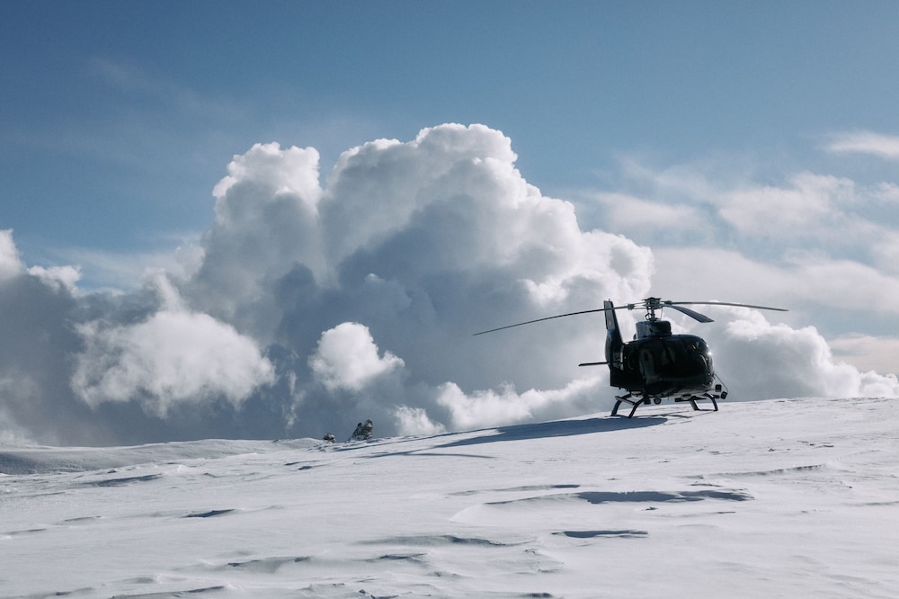 ヘリコプター / 飛行機ツアー