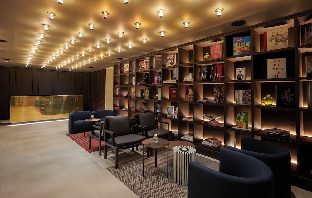 コンシェルジュ デスク