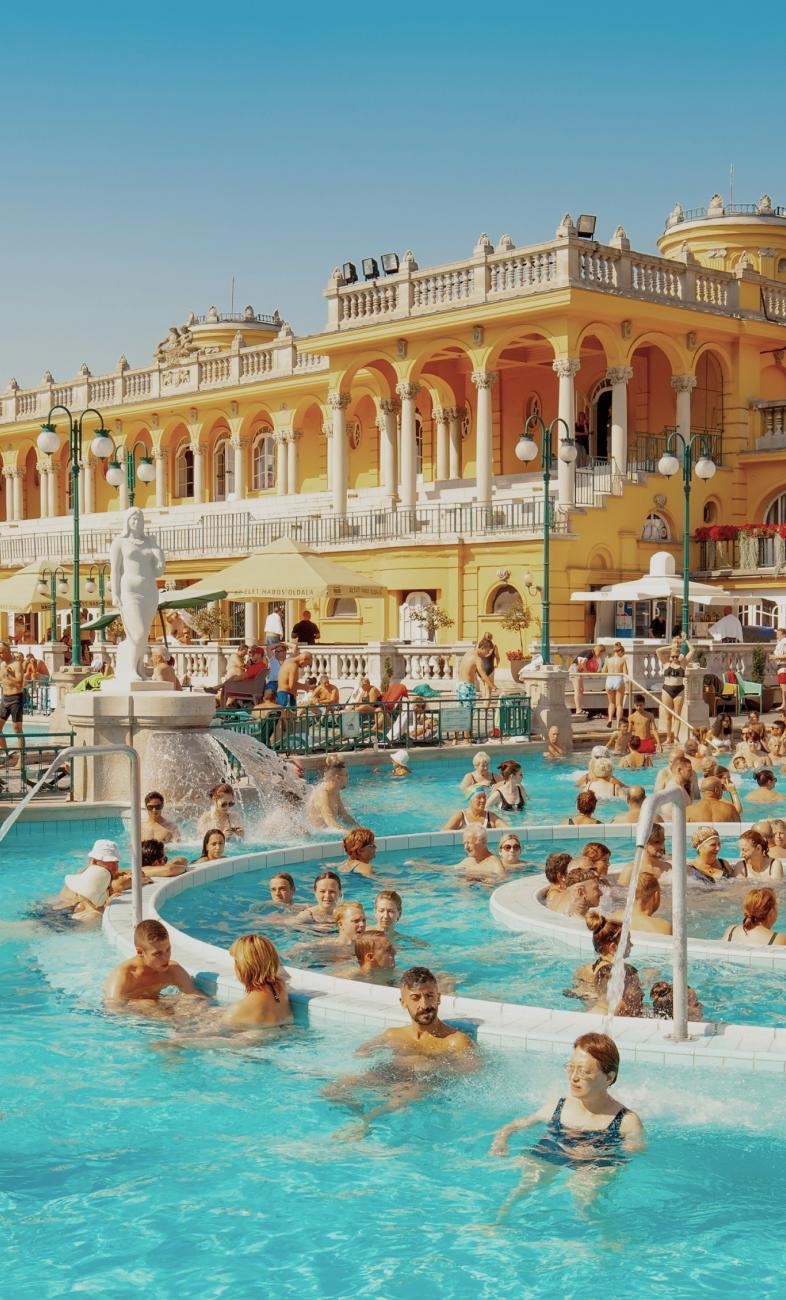 馴染み深くて
どこか新鮮、
ブダペスト温泉旅行