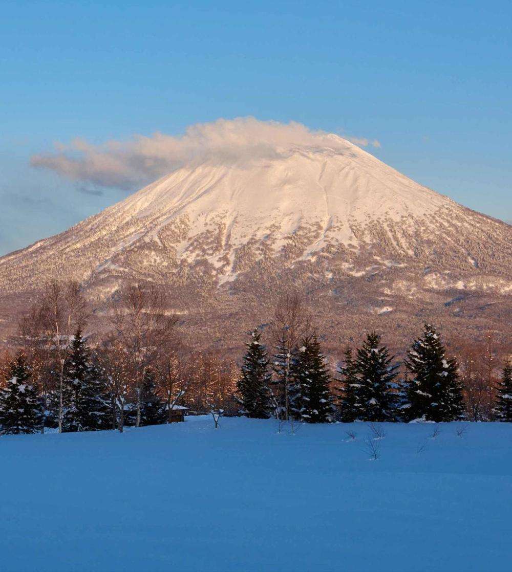 世界中のスキーヤーが 集まる、<br/>北海道・ニセコへの旅