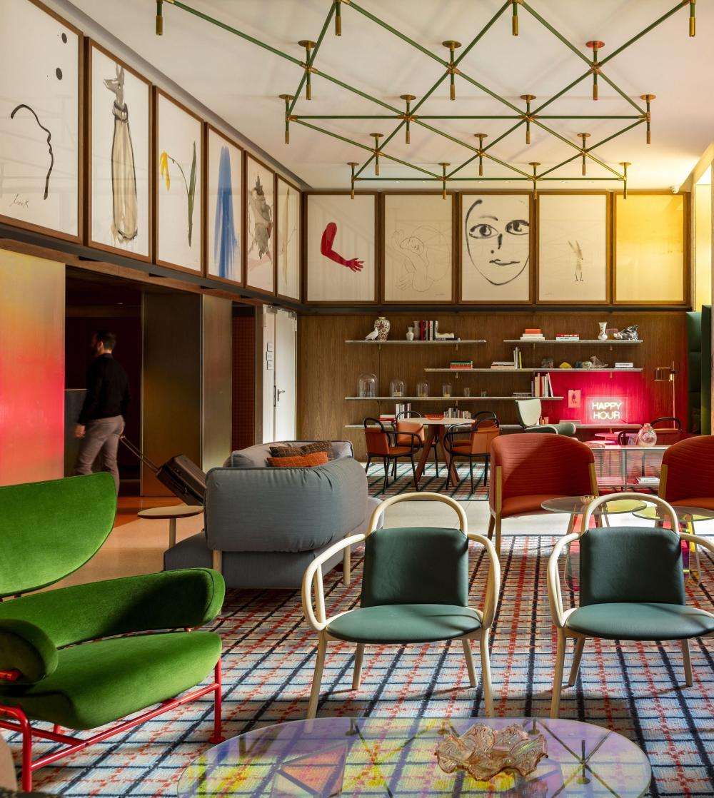 1980年代ミラノの 自由と大胆さ、<br/>メンフィスデザインホテル