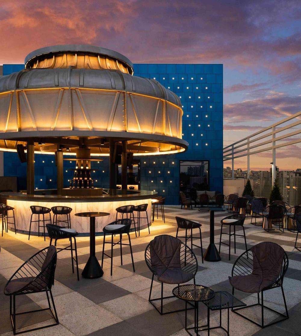 テラスで楽しむ夜、 ソウルのホテル<br/>ルーフトップバー