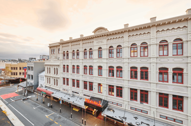 ナウミ スタジオ ウェリントン,メンフィスデザインホテル